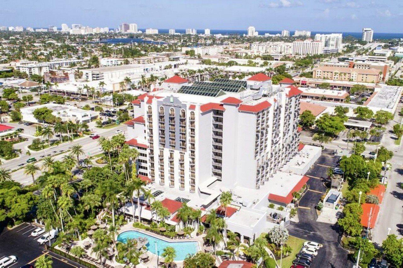 Embassy Suites By Hilton Fort Lauderdale 17Th Street Exterior photo